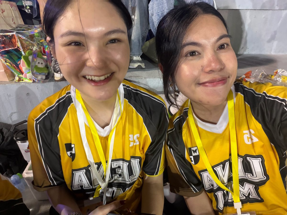 วว ° tweet media