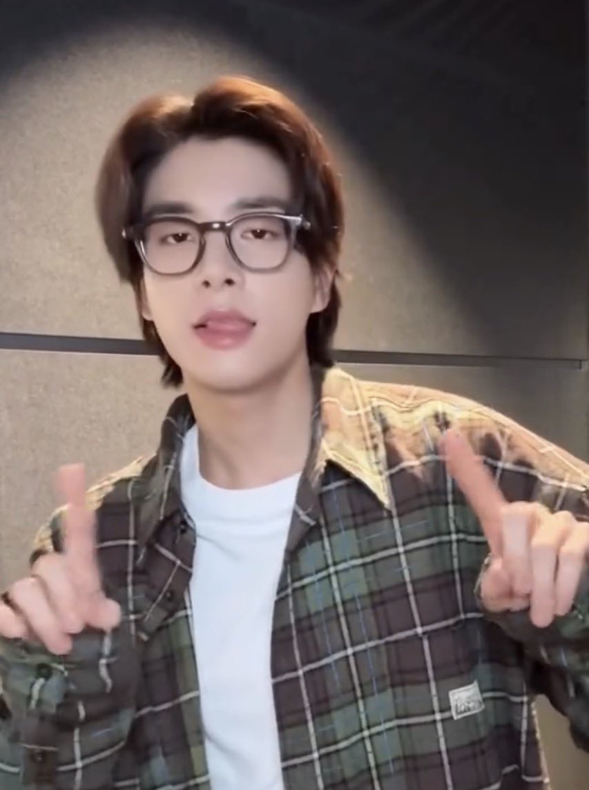 eris ♱ en- 7 tweet media