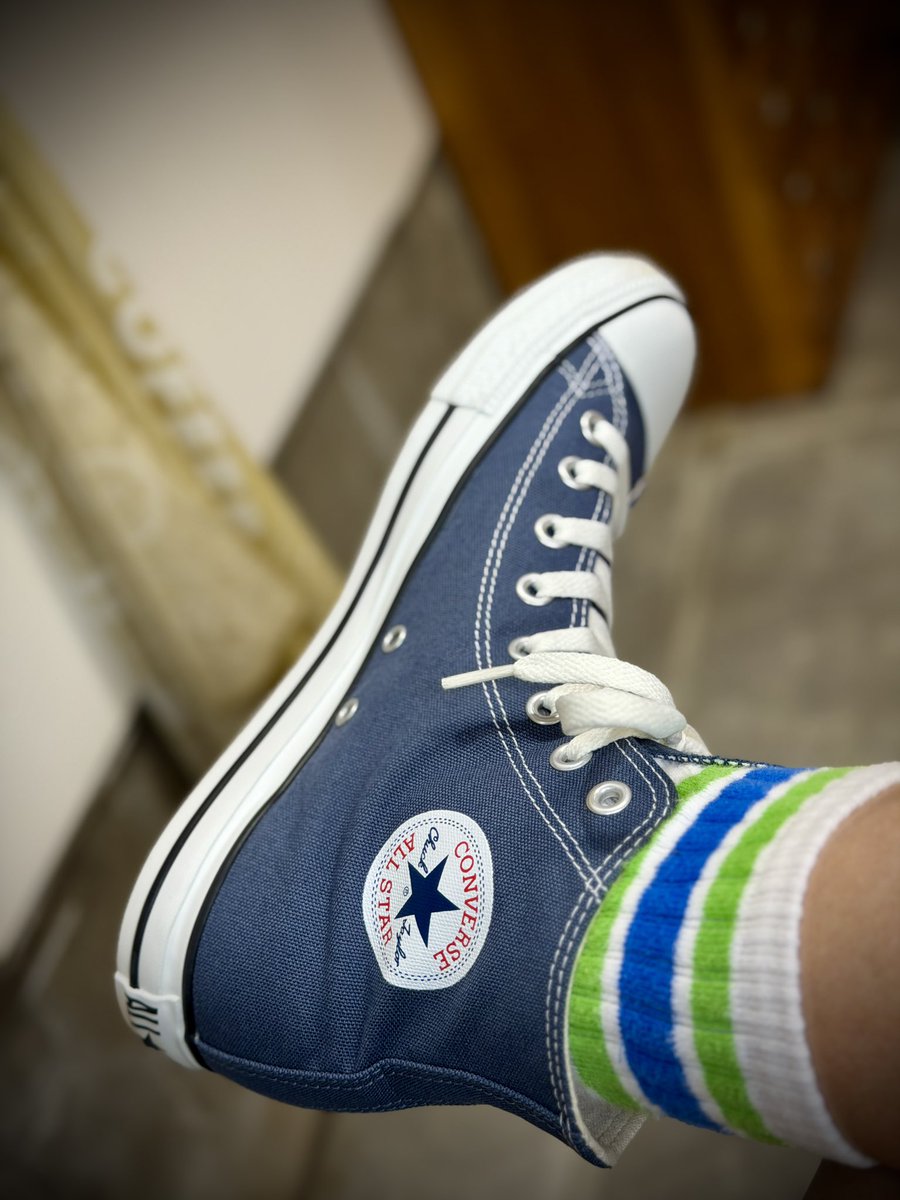 ReiFukuchi's tweet image. コンバースのオールスター、25年ぶりにアップデートされてるの知ってた？

変わったのはここ👇

・クッション性アップ
・履き心地改善
・フィット感向上
・片足約60g軽量化

見た目はずっと同じなのに、
ちゃんと進化してる。

こういうアップデート、好き？

#Converse #AllStar #REIVLOG