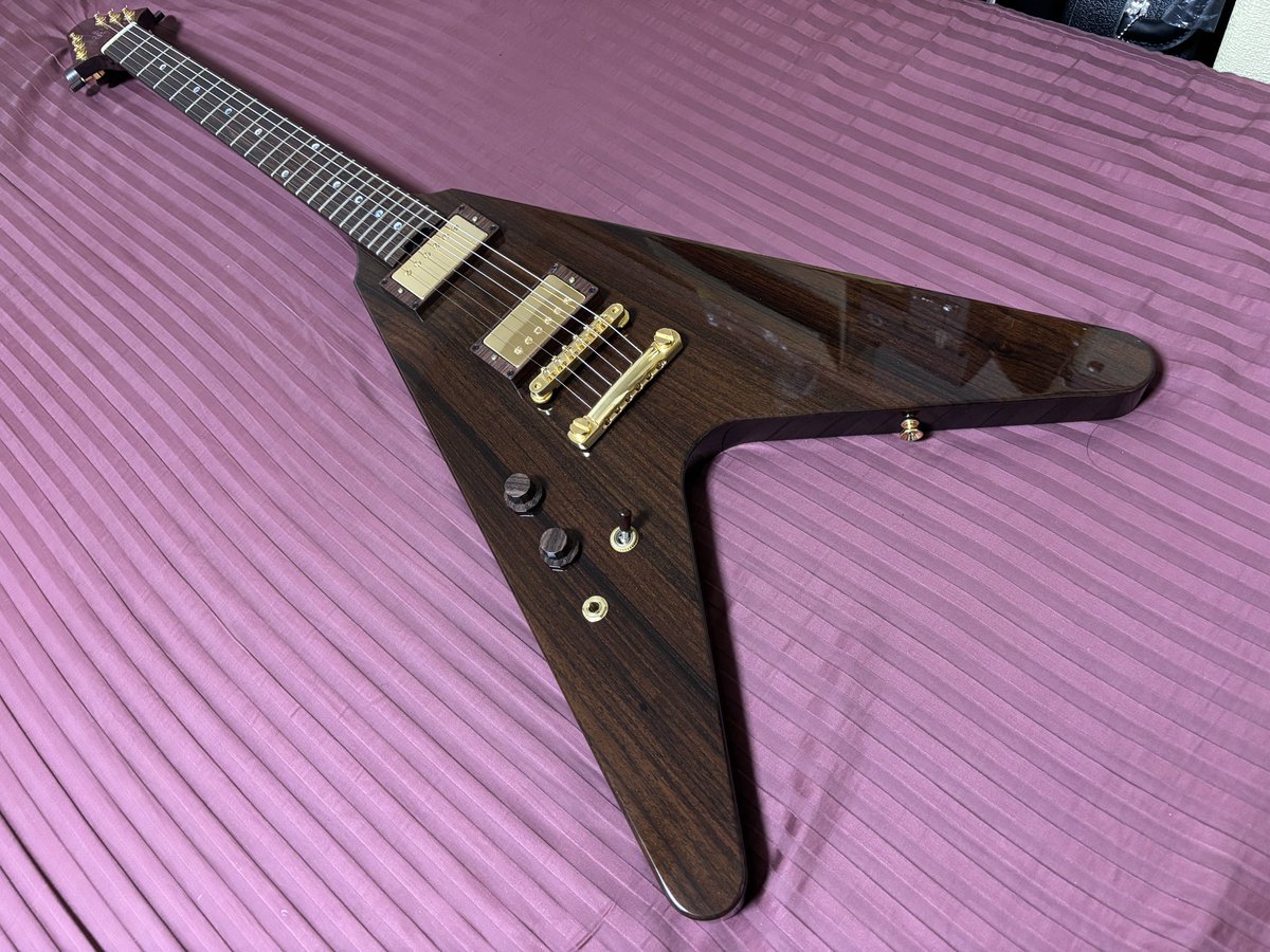 Loose Cannon Lounge tweet media