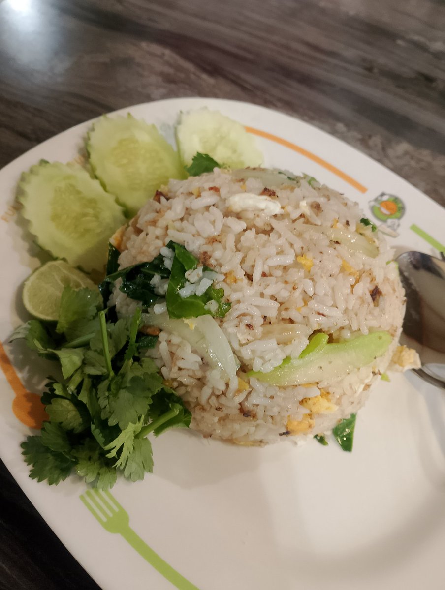 theid313332's tweet photo. กินข้าว ยุ่ดีๆ ลูกค้านัด ก็ว่างสิคะ
รีบกินรีบนั่งรถไปให้ไว555+ ลูกค้ามาจากเมกะบางนา 188รีสอร์ท 🙏🙏🙏😋😋 https://t.co/8jmxd6EHLl