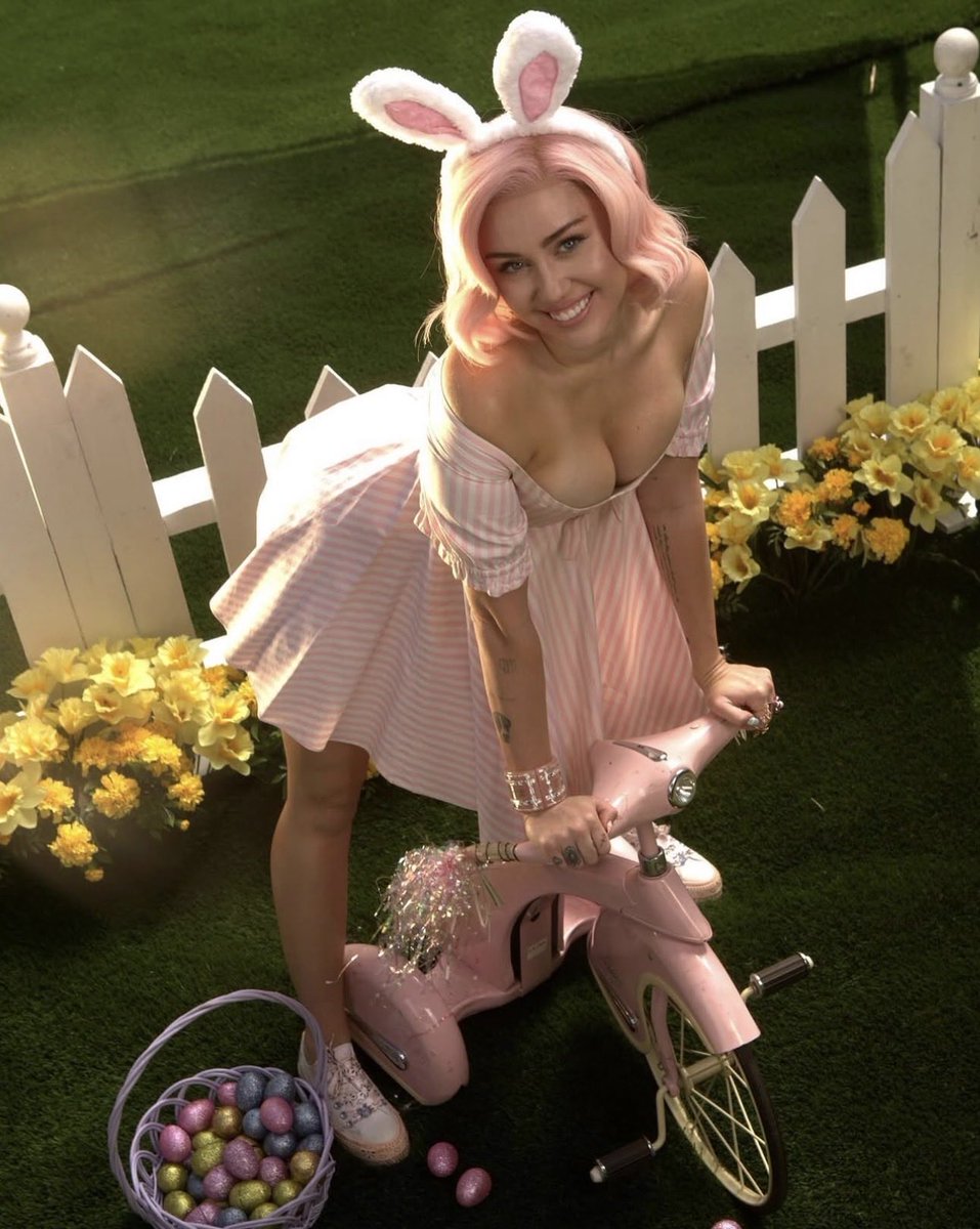 Miley Edition tweet media