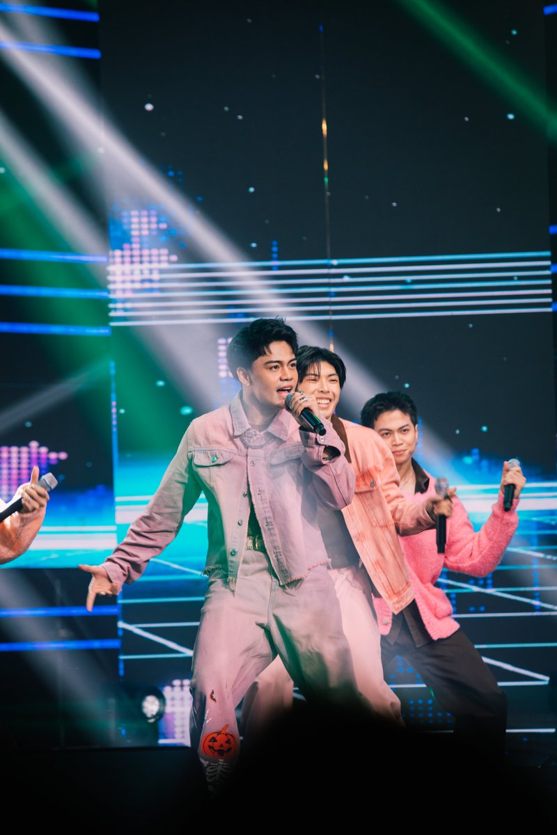 wriveph's tweet image. ➤ #WRIVE: &amp;lt;solo @wrive_asi &amp;gt;
“Panaginip Na Lang” LIVE on #ASAP🏹😴

📸 @yancaringal_

Watch #WRIVE_VLOG #1 on @wriveph YT!
🔗: youtu.be/AeeuyDEszkQ

#ABSCBN #StarMagic #StarMusicPH
#ASAPBrightSide @asapofficial