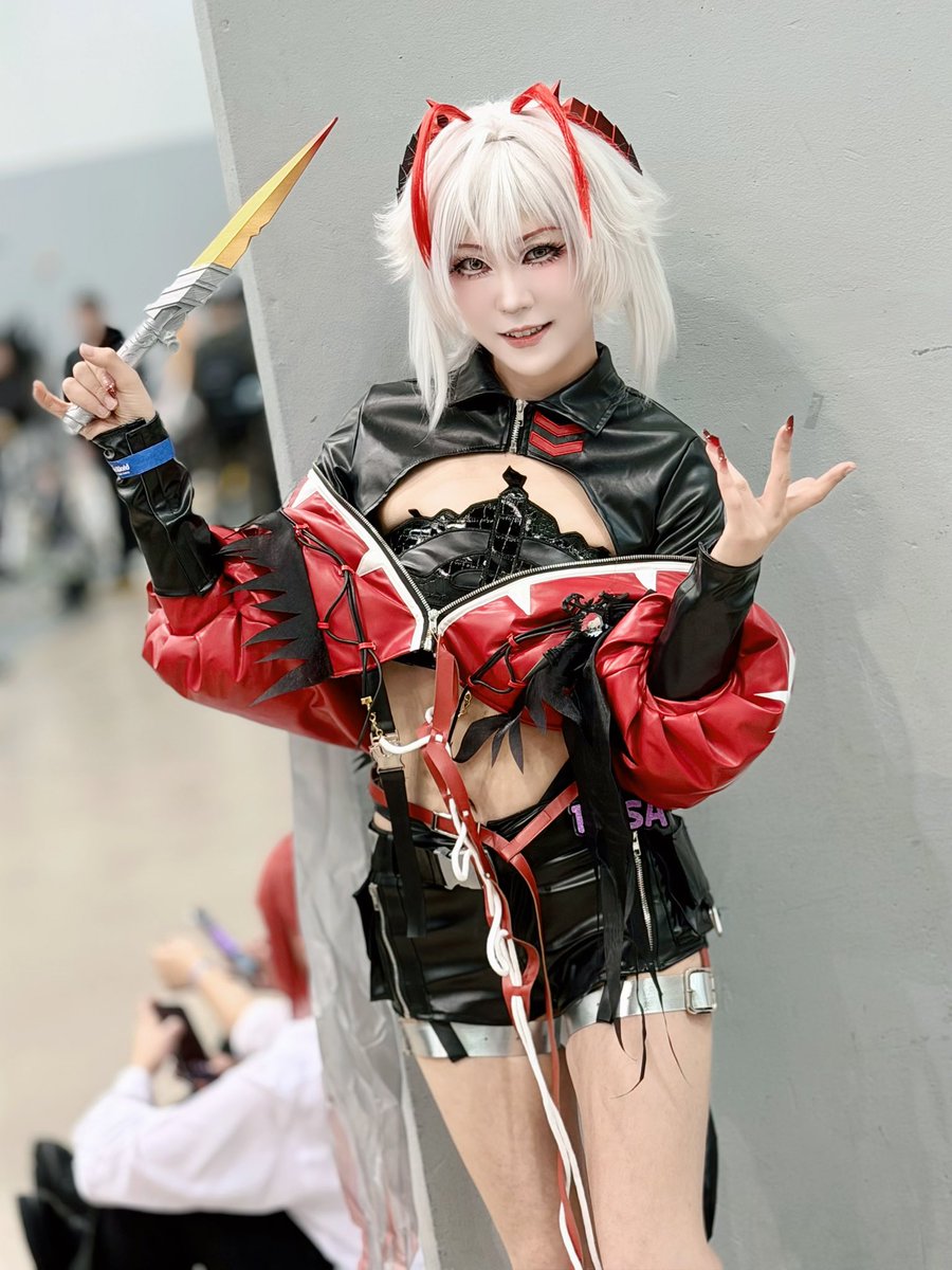 크로우 tweet media