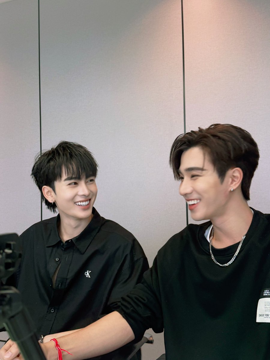 รักครูเท่าโลกเลย Love You Teacher tweet media