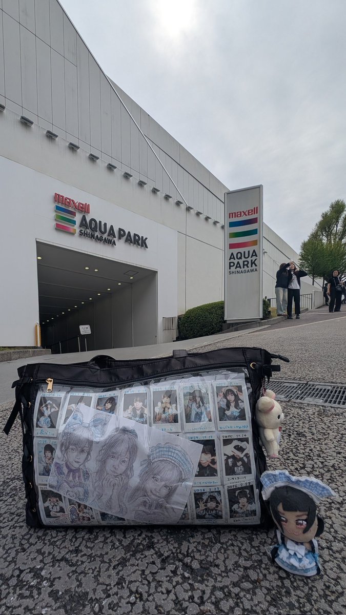 small.waver tweet media