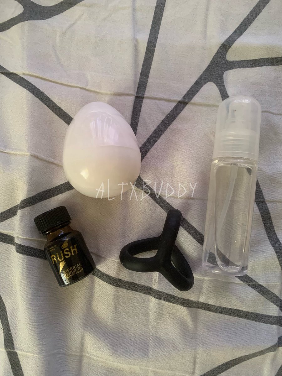 AltXbuddy's tweet photo. Egg hunting? 💦💦💦 #popperbator #poppers #popperbate #popperb8r #huff #munkee #gooner #goonbro https://t.co/A4YhrkRDp8