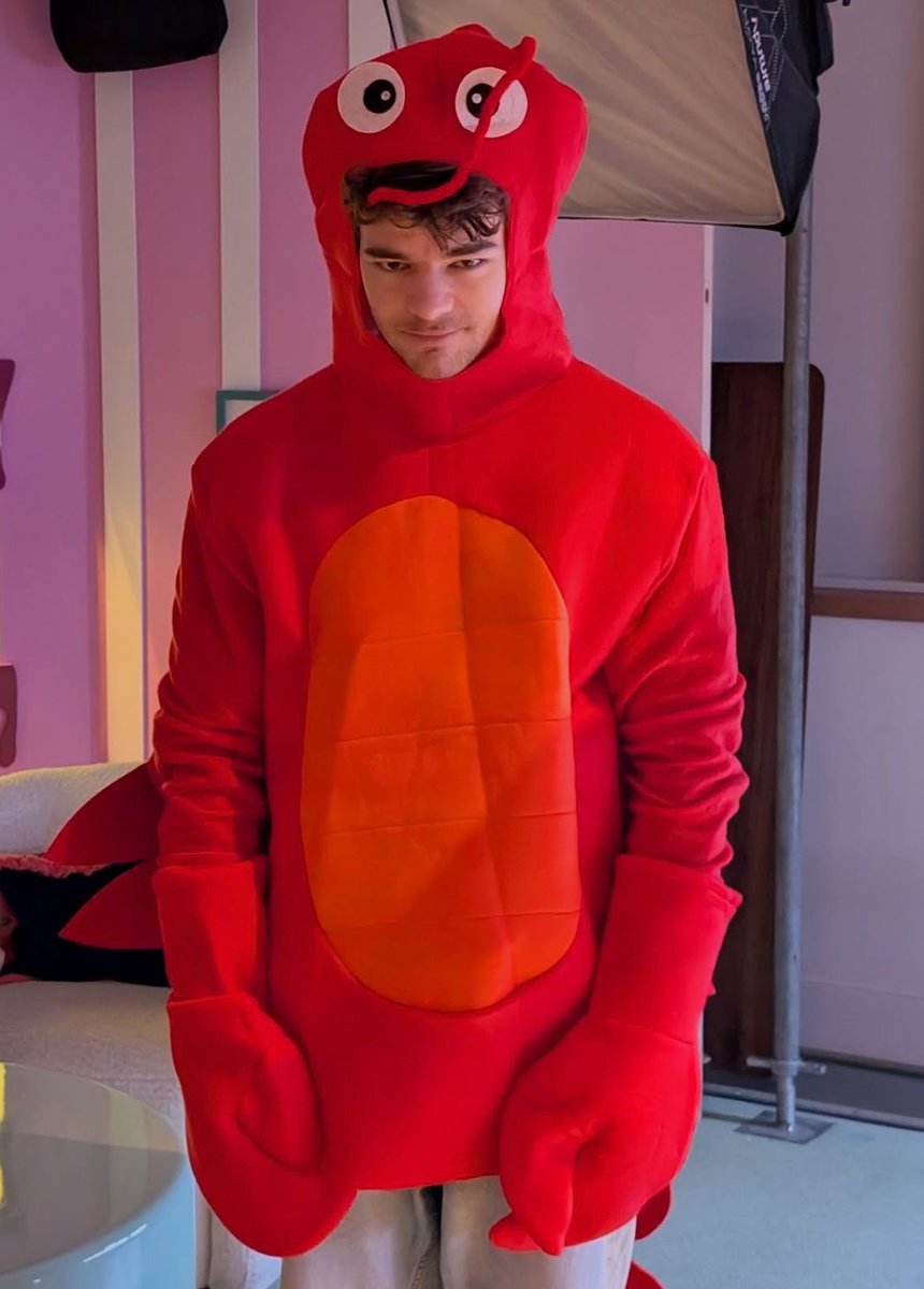 project hail DJ 🪐🔭 tweet media