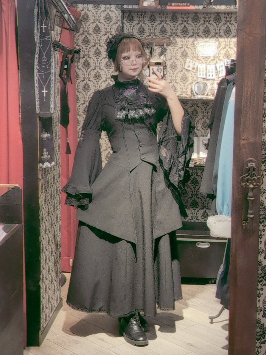 🍑𝕄𝕠𝕟𝕖𝕥🍑 tweet media