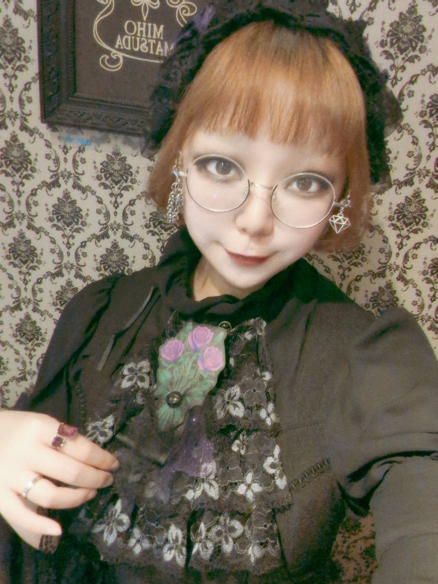 🍑𝕄𝕠𝕟𝕖𝕥🍑 tweet media