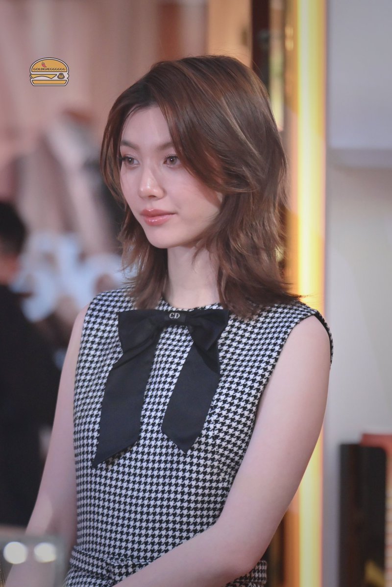 goldenegggggg tweet media