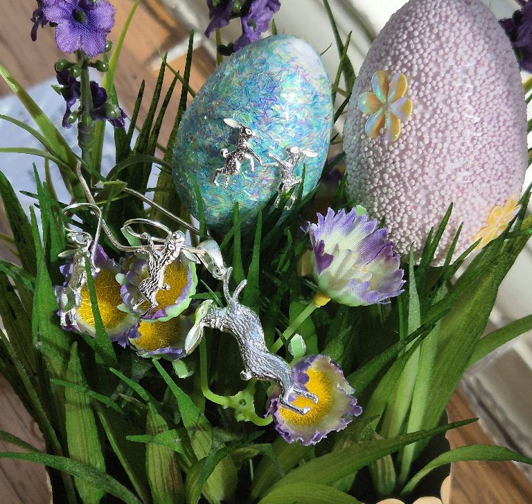 Nova_Silver's tweet image. Happy Easter everyone! Check out our spring themed jewellery online today 🐰

#jewellery #silver #silverjewellery #present #fashion #designer #novasilver #earrings #pendant #sterlingsilver #handmadejewellery #bunnies #easter #happyeaster #matchingsets #silversets #animals #spring