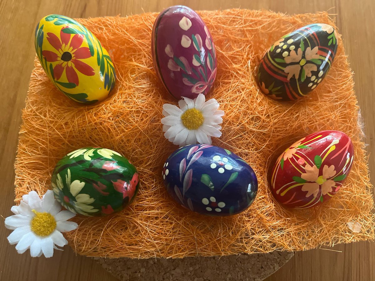 lingosia's tweet image. Polish Easter eggs: #layers of faith, tradition, symbolism and memories. @pmj_photos #PMJWeeklyChallenge