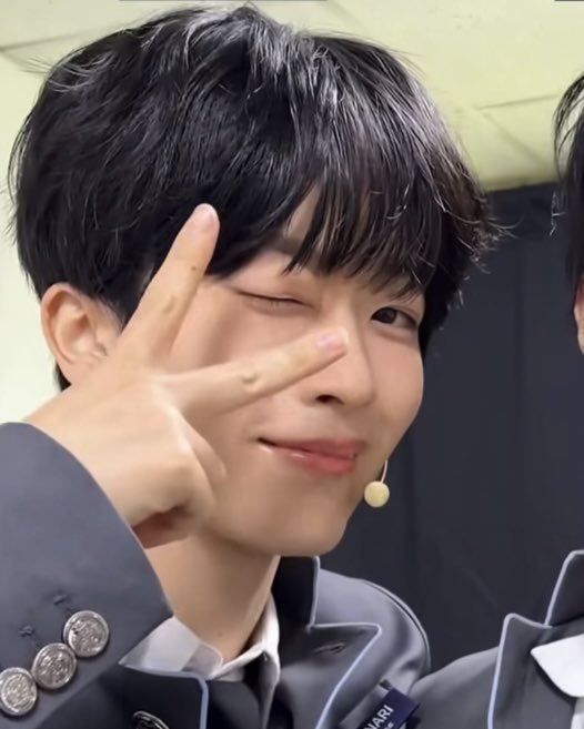 𝘢𝘮𝘪. tweet media