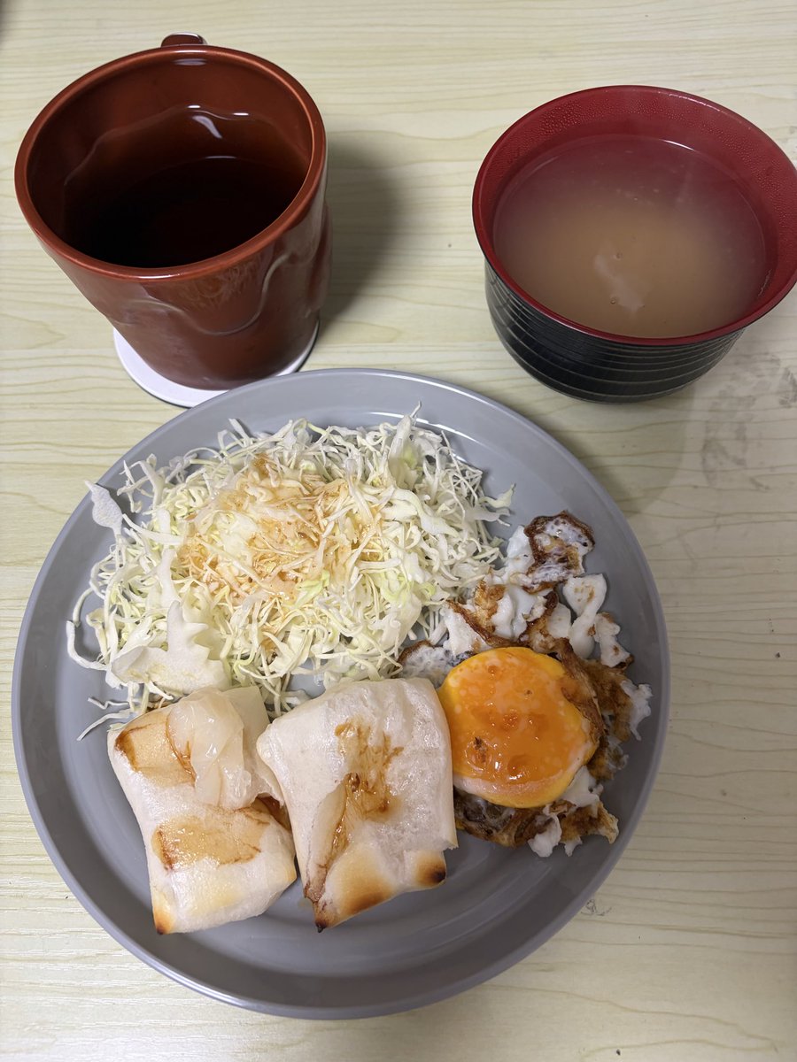 とある高校生🍑🥟:シャドバンくらってる tweet media