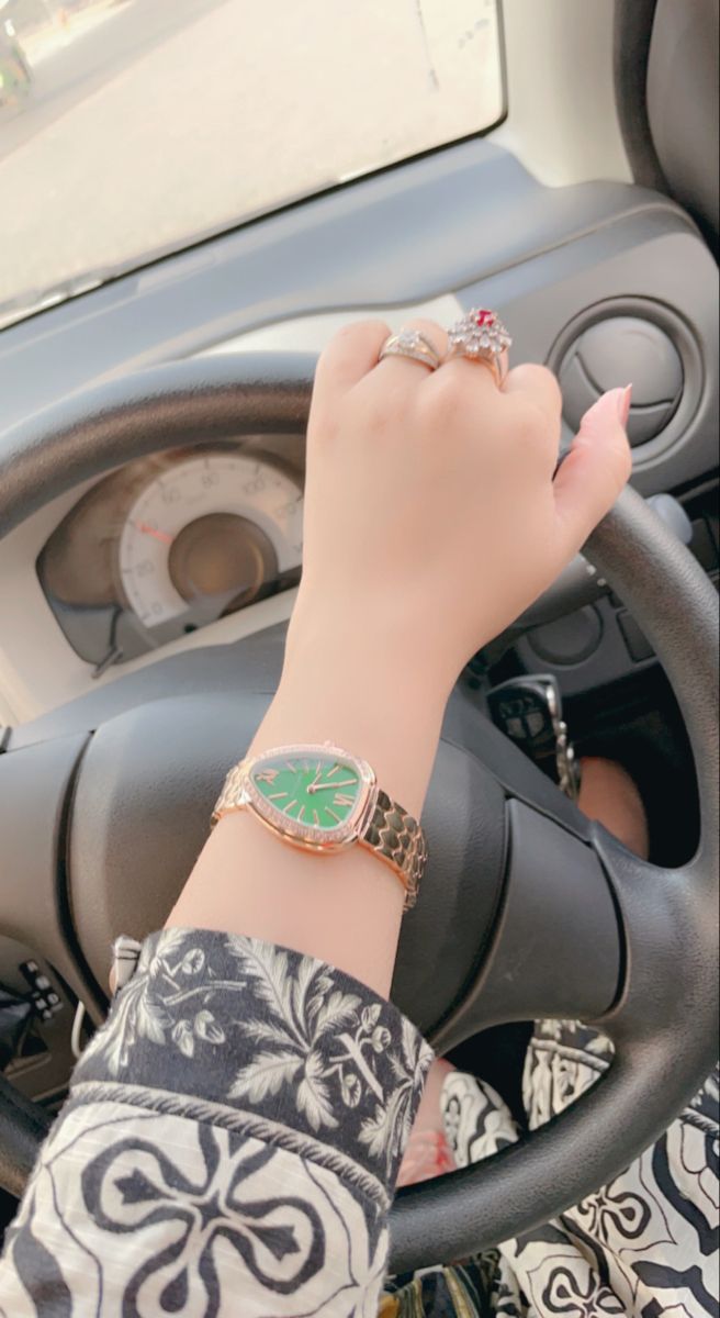 Hina khan tweet media