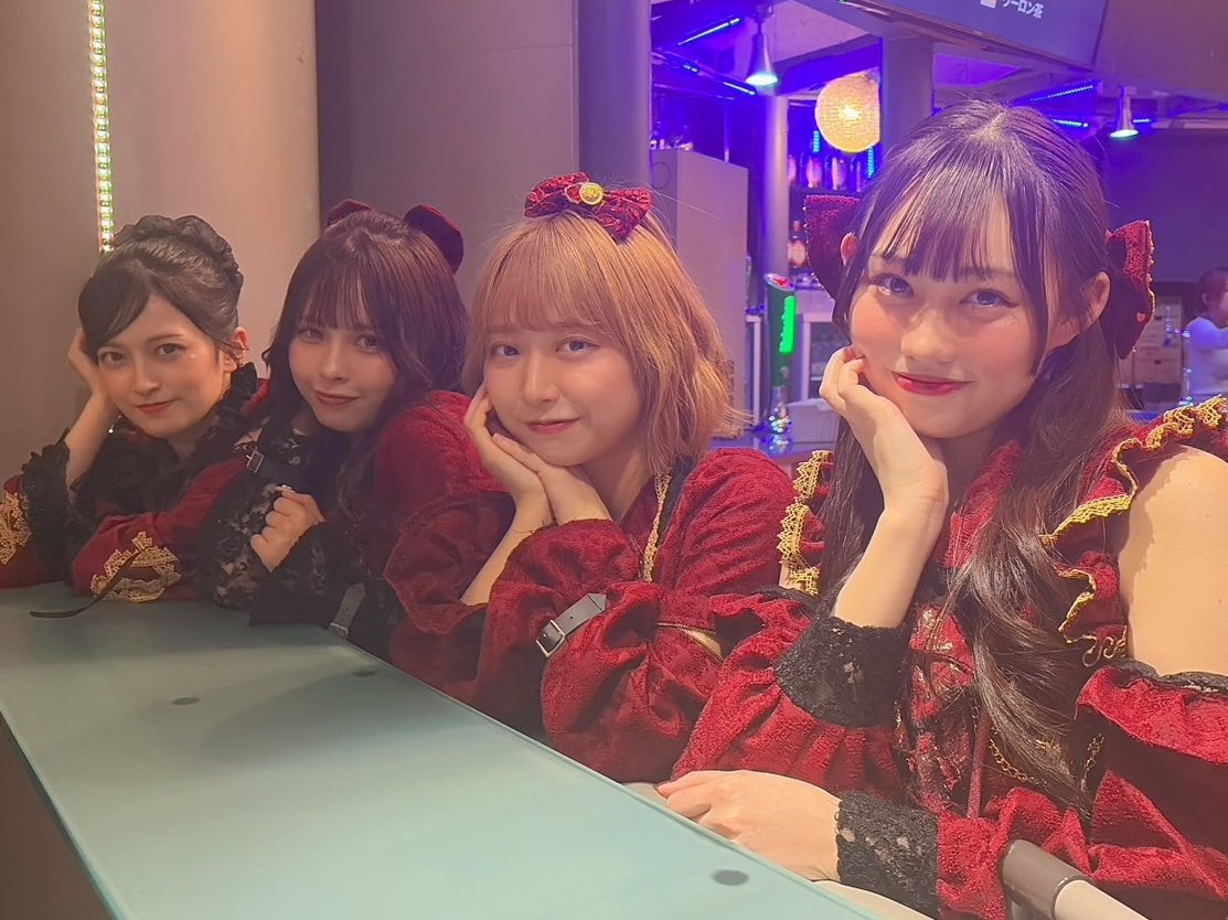 Coloration tweet media