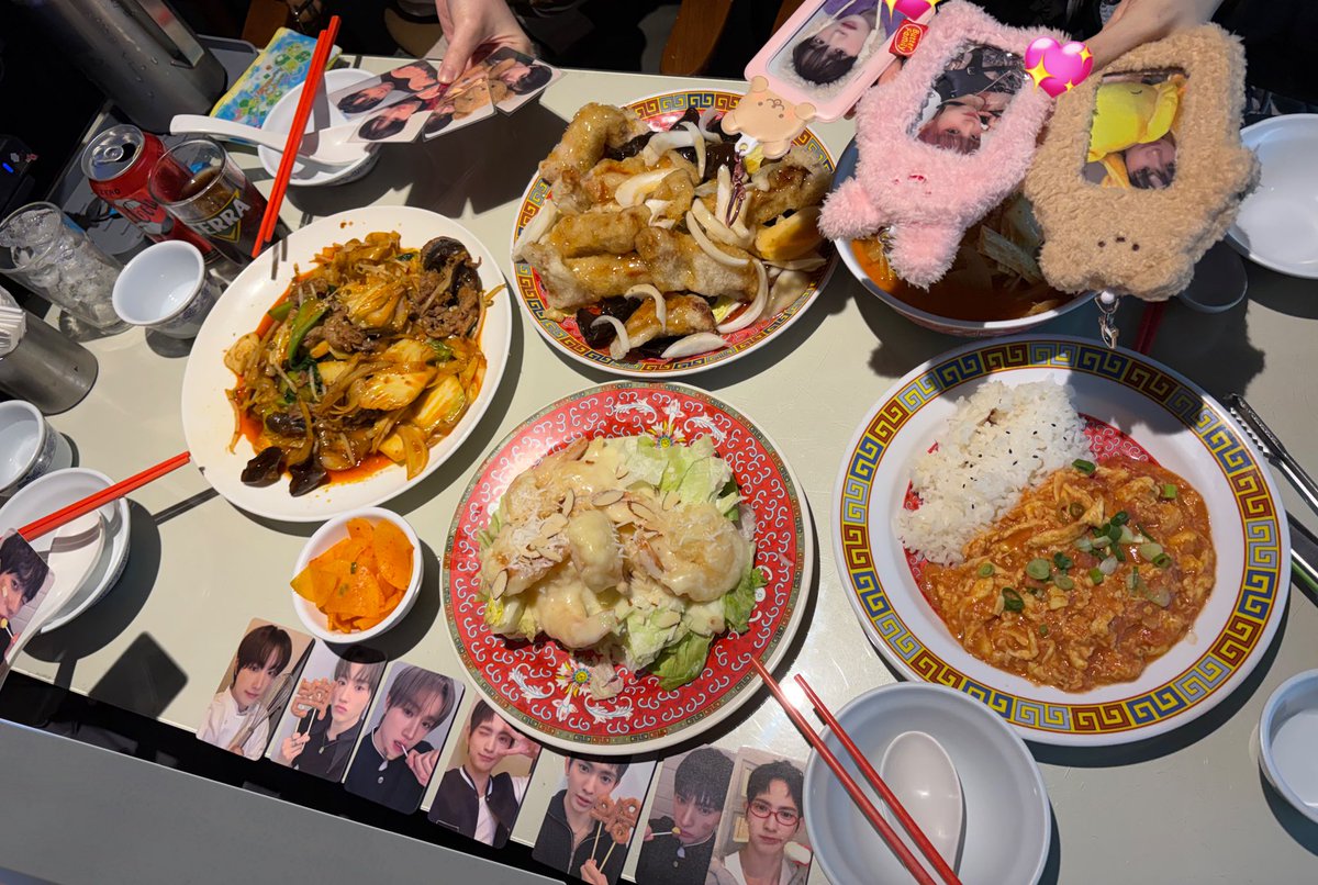 temchida's tweet photo. 블퀘의 꽃말은 벽돌해피푸드 .. 🤤
웅이 생일 ♥︎ 솔메즈 예나 이세계콘 게스트 ♥︎ 개무사
영원하길 (ㅇㅈㄹ ㅋㅋ) https://t.co/serNrKDoTp