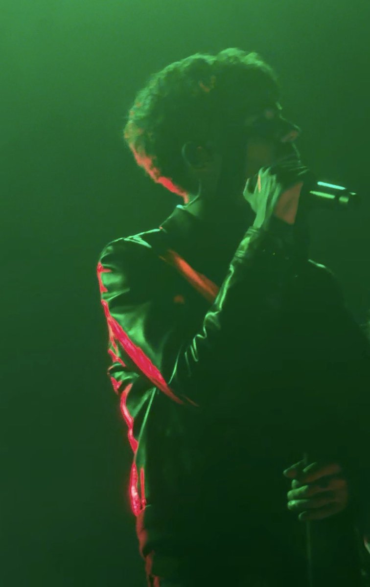 Seven hours til the next show😊