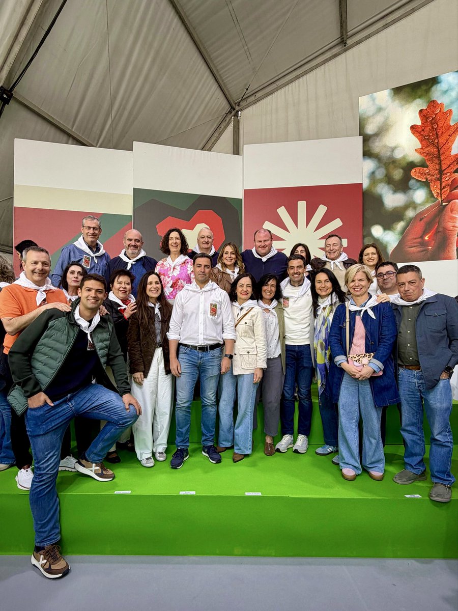 eajpnv_Legebil's tweet photo. 😍 Aberria bizi #AberriEguna #Euskadi #Taldea https://t.co/B4yrcOCHQw