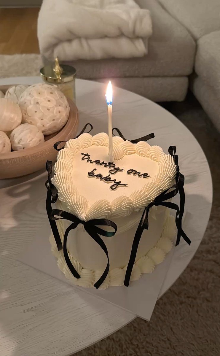 ティナ tweet media