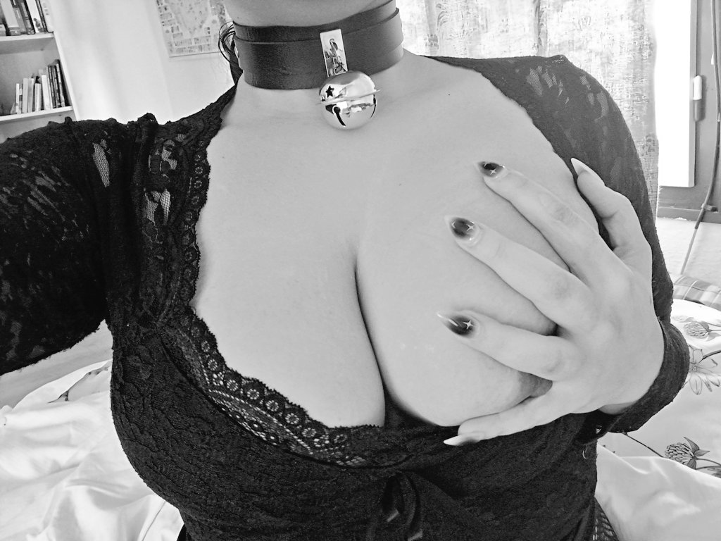 nyx1am's tweet photo. Remember my jiggle jiggle? These are some old pics from that day. https://t.co/xVc27CivY9