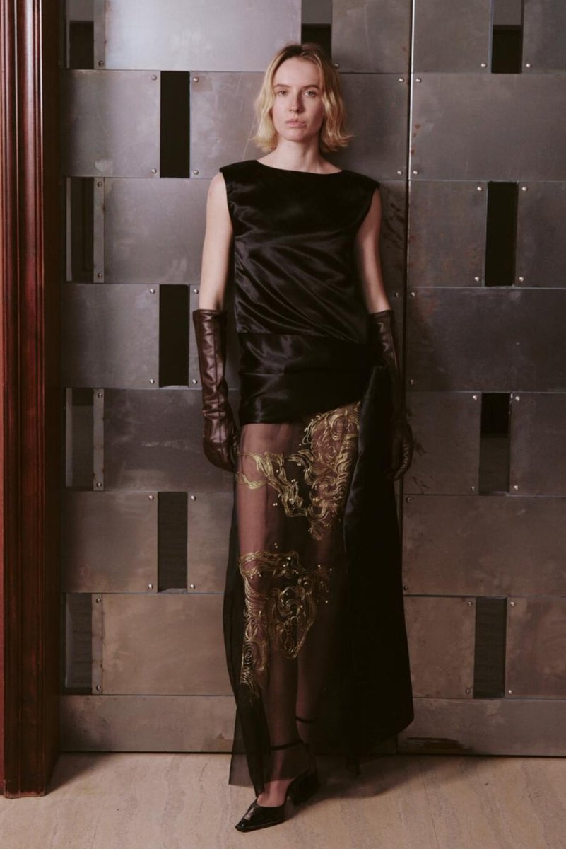 kendam_com's tweet image. ALICEYU Fall Winter 2026-2027 collection lookbook presented in Milano kendam.com/news/lookbooks…

#ALICEYU #FW26 #AW26 #Lookbooks #Milano #Kendam