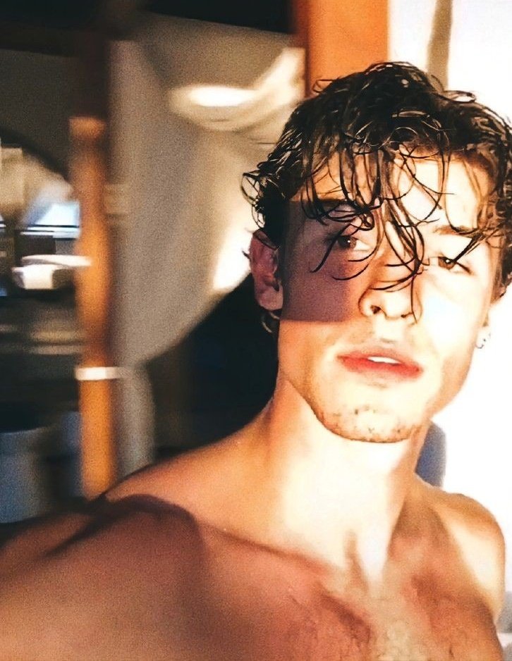 ShawnMendesHour's tweet photo. Shawn Mendes https://t.co/GEscOuZ3BB