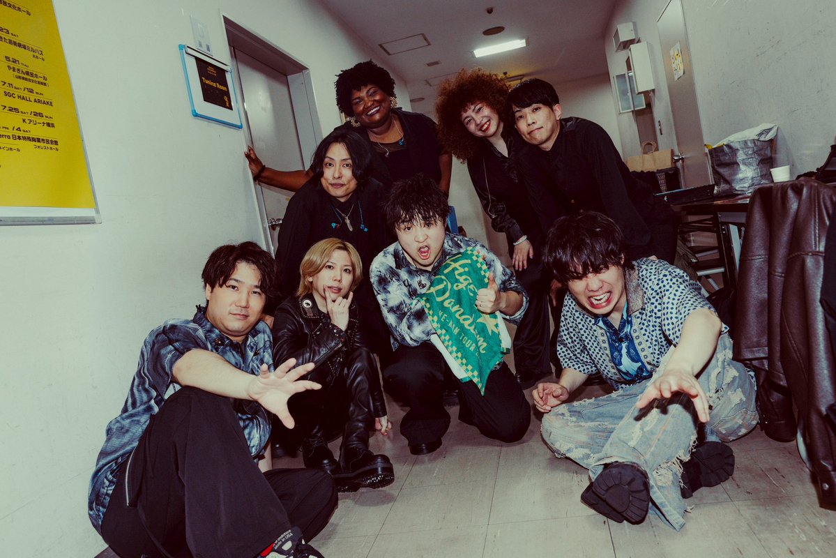 Official髭男dism tweet media