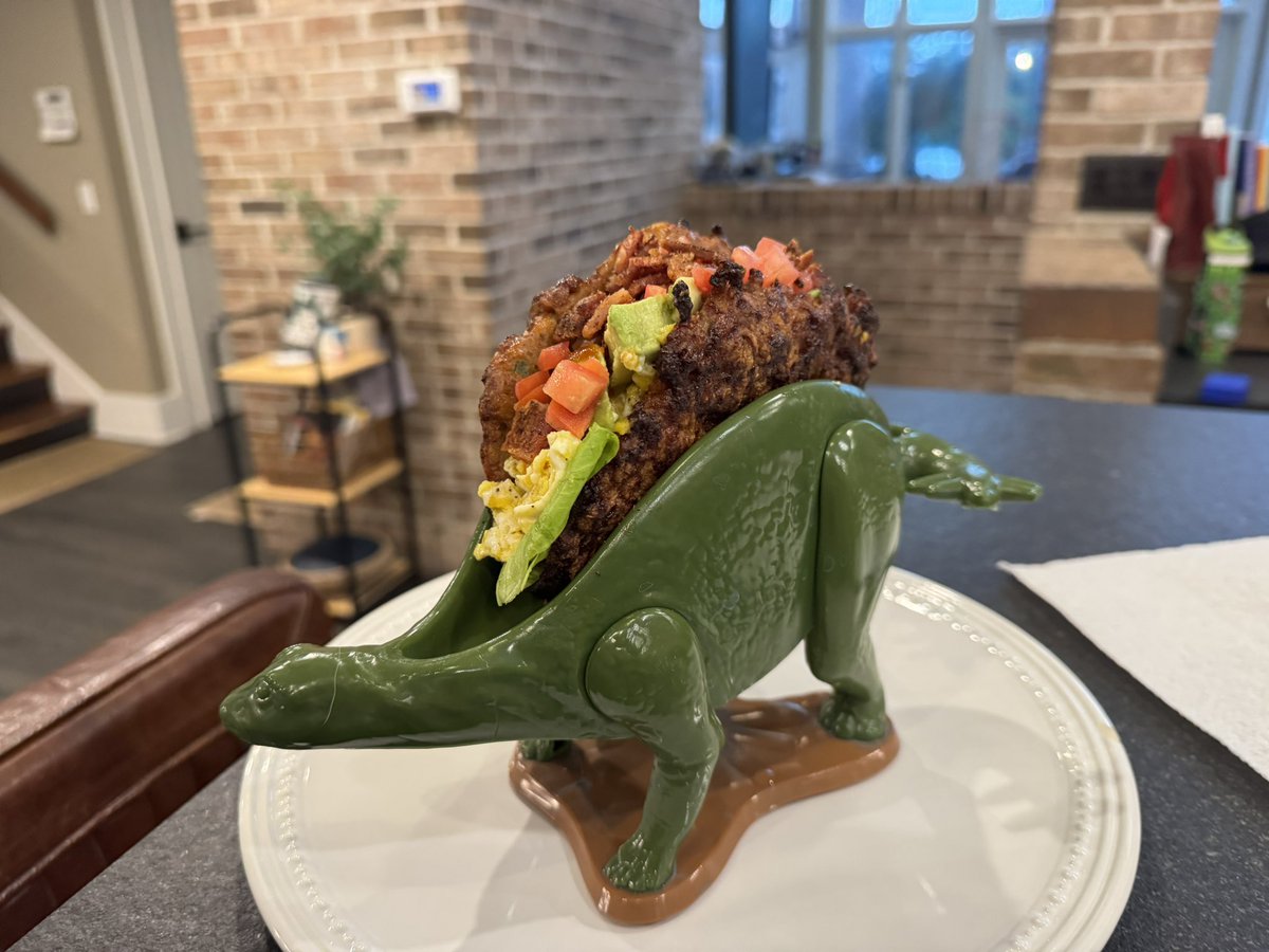 Gothalion tweet media