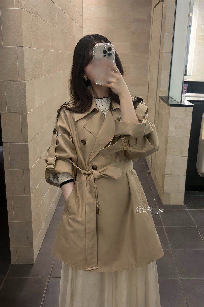23k_jw's tweet photo. 今年買ったトレンチコート🧥♡可愛くて先月からたくさん着てる꒰՞ ܸɞ̴̶̷ ·̮ ɞ̴̶̷ ܸ՞꒱💫 https://t.co/EiDDuBuIhs