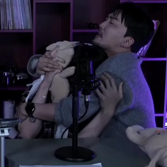 สุ้บตลอดทั้งไลฟ์สดเล่าเรื่องผี