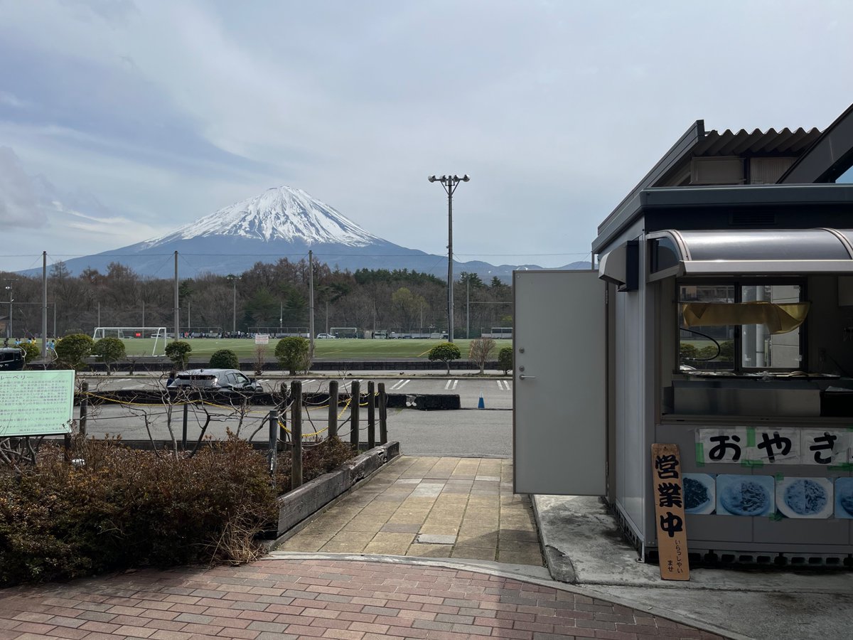 こるの tweet media