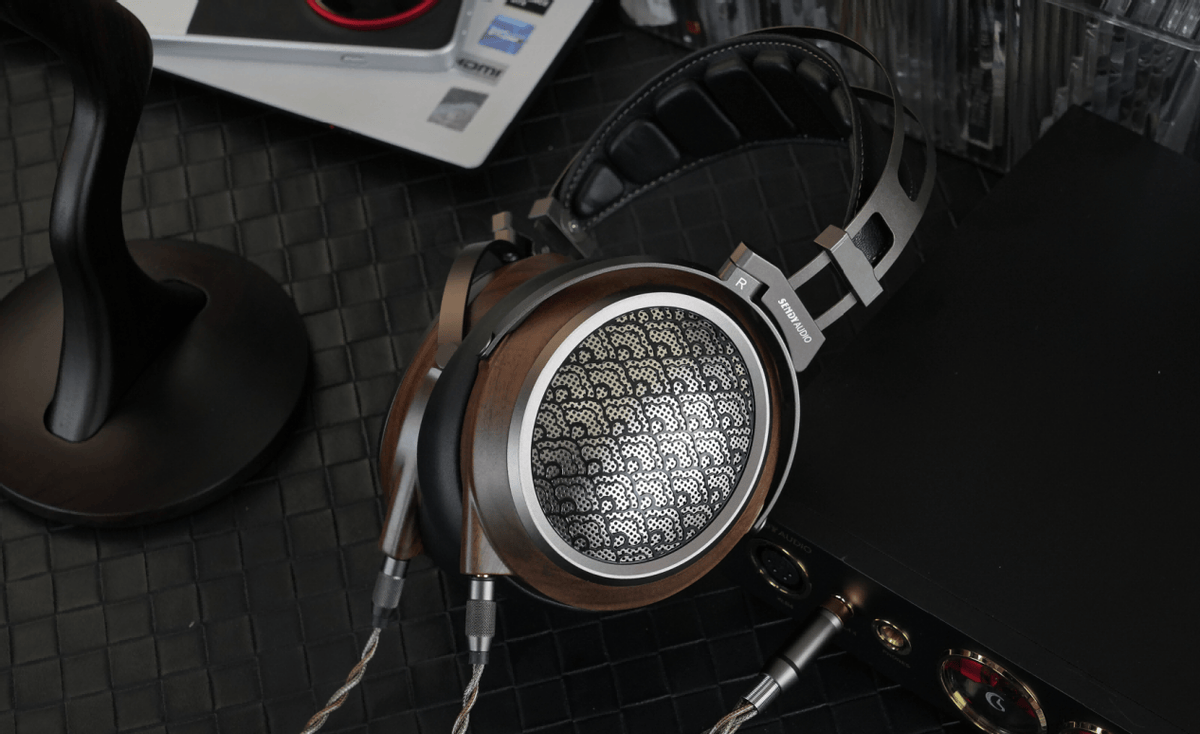 jaylen8's tweet photo. Dive into your vibe with 3D spatial audio—every beat, every breath, crystal-clear, like the artist’s right there. https://t.co/h5bAlLrR1U