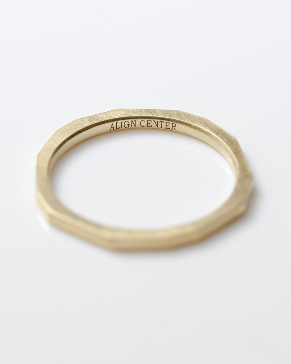 先日制作した
フラットフラットリング_スリム
K18 Yellow Gold 

リング内側には小洒落た刻印。
オーダーありがとうございました！

(お客様の許可を得て掲載しています)