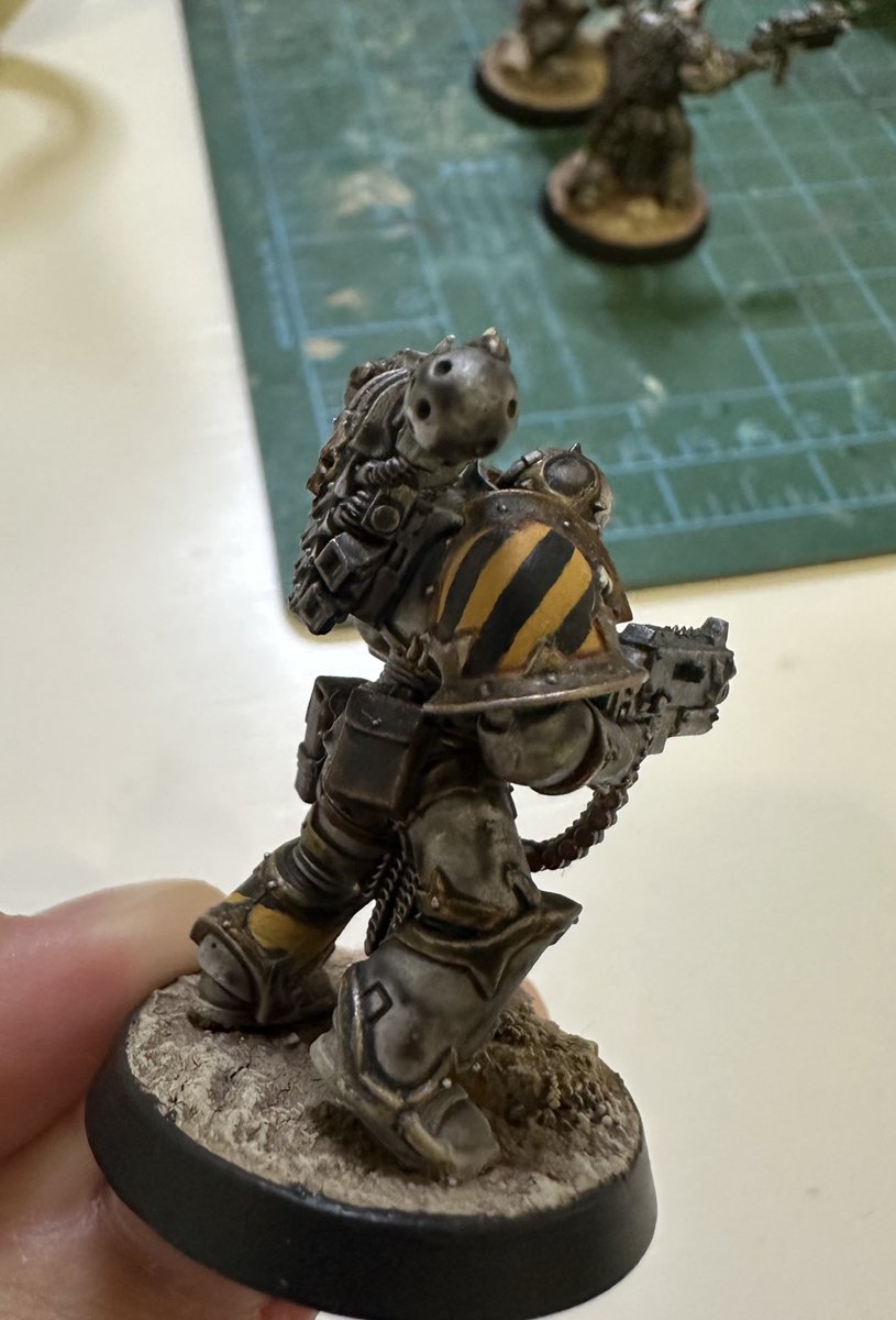 Кішкожінка tweet media