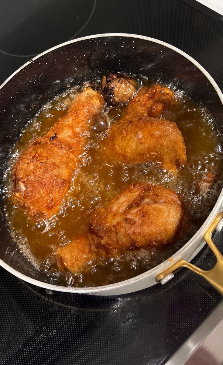 Meong Judes~ tweet media