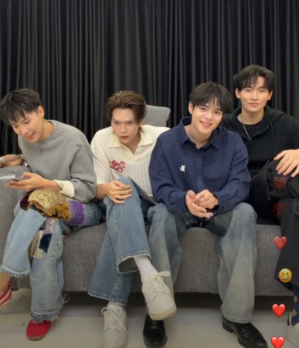 mae ᰔ yunorth 💘 tweet media