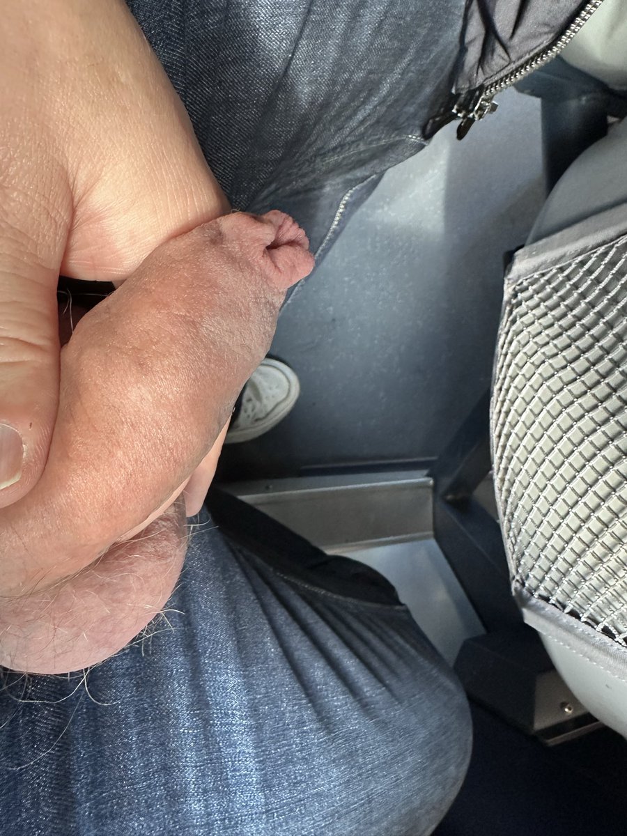 gayguycgn83's tweet photo. Always horny on train 🐷
Gerade auf dem Weg von Hamburg nach Lübeck im RE8 😜
#gaycologne #gaybttm #alwayshorny #sexontrain #deutschebahnsex #cockring https://t.co/DoVvH8A42R