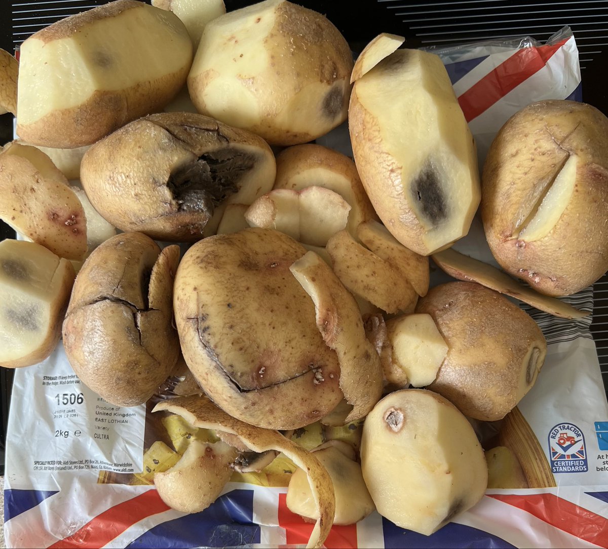 Robin_Animator's tweet photo. @AldiUK oh dear no potatoes this Easter a whole bag of rotten earth eggs, miffed to say the least! https://t.co/AydHJujgu0