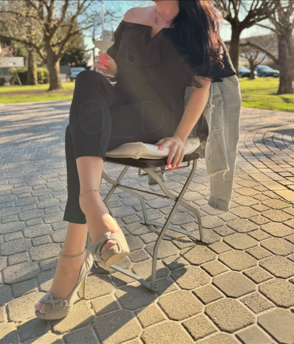 Goddess Filomena tweet media