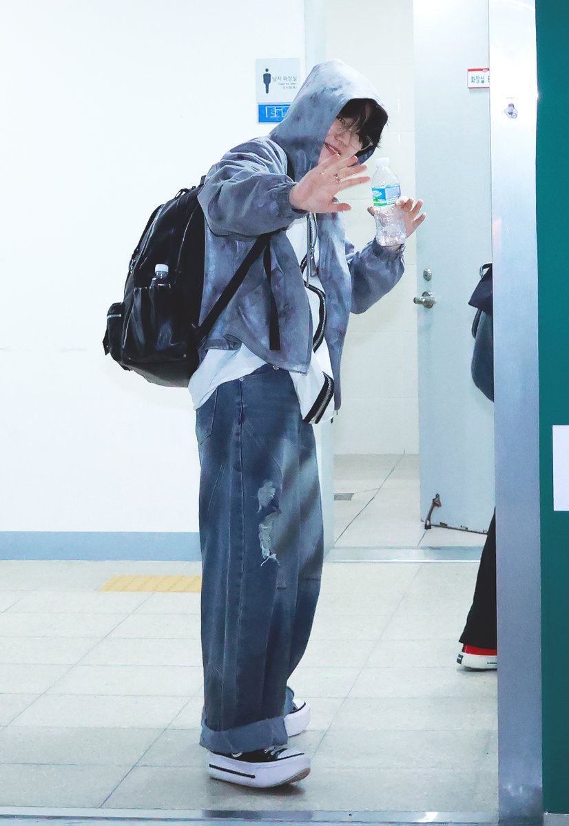 새벽📸 tweet media