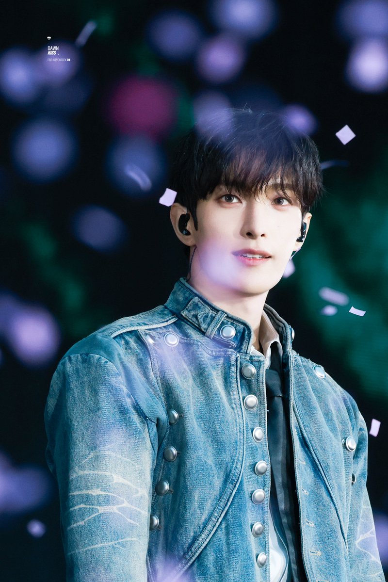 Dawn Kiss😘 tweet media