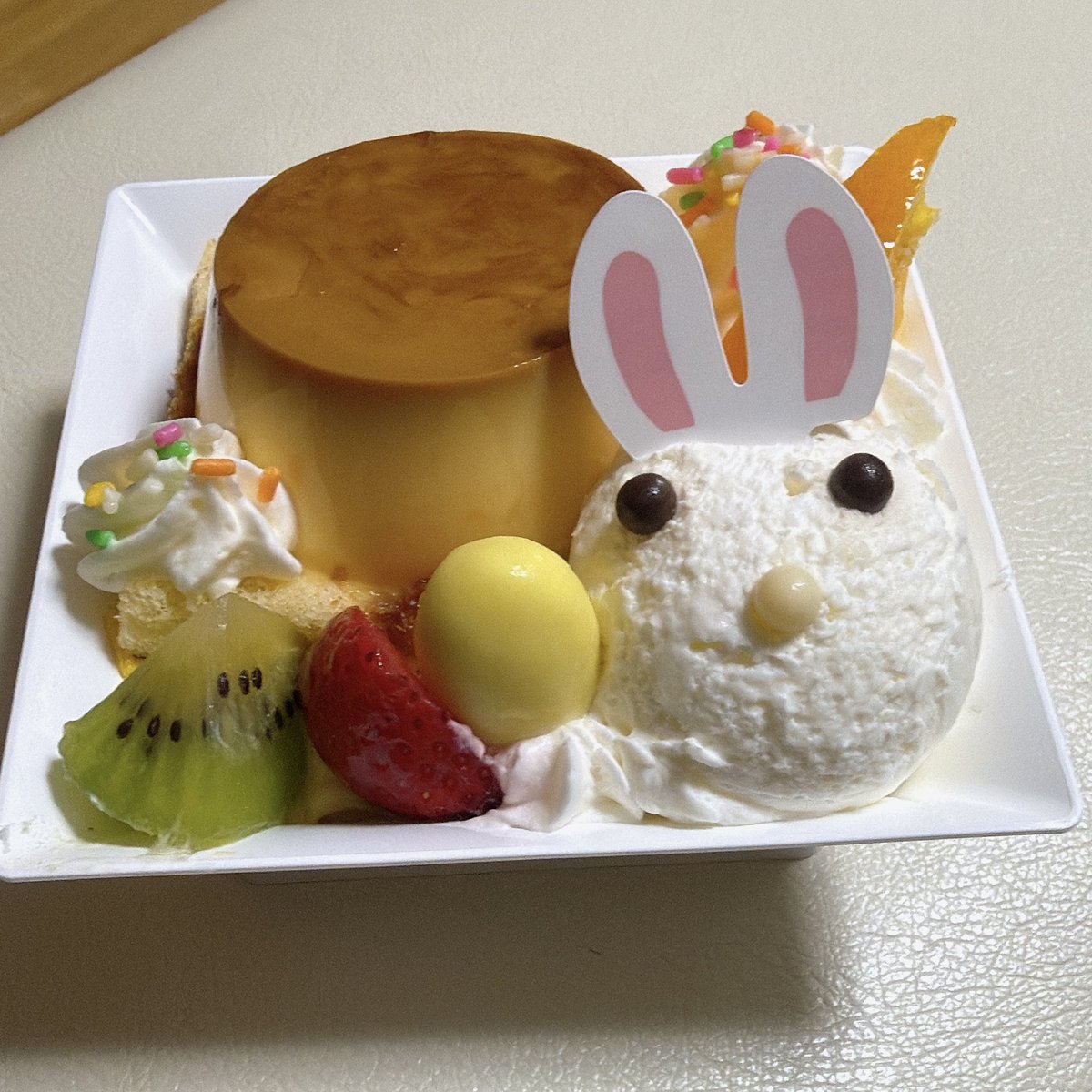 essan_x's tweet photo. Happy Easter🐰🥚 https://t.co/NN8buWQ5XP