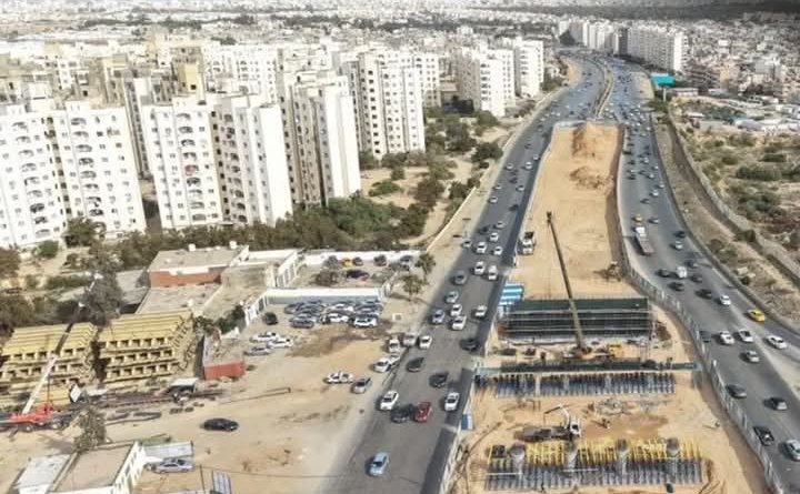 BanenKhaled's tweet photo. فتح الطريق السريع بالكامل أمام حركة المرور في الاتجاهين شرقاً وغرباً عند جسر تقاطع الدائري الثاني جاء ذلك بعد انتهاء أعمال تركيب الكمرات العلوية للجسر ضمن مشروع الطريق الدائري الثالث وإزالة التحويلات الموقتة، مما أعاد الانسيابية للمحور الحيوي. https://t.co/o7tHeepRm9