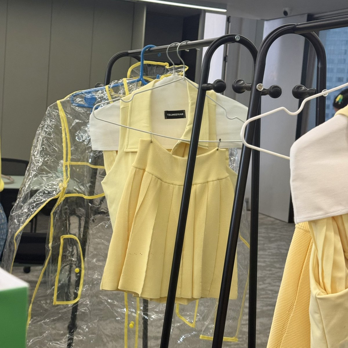 Smooth E Official tweet media