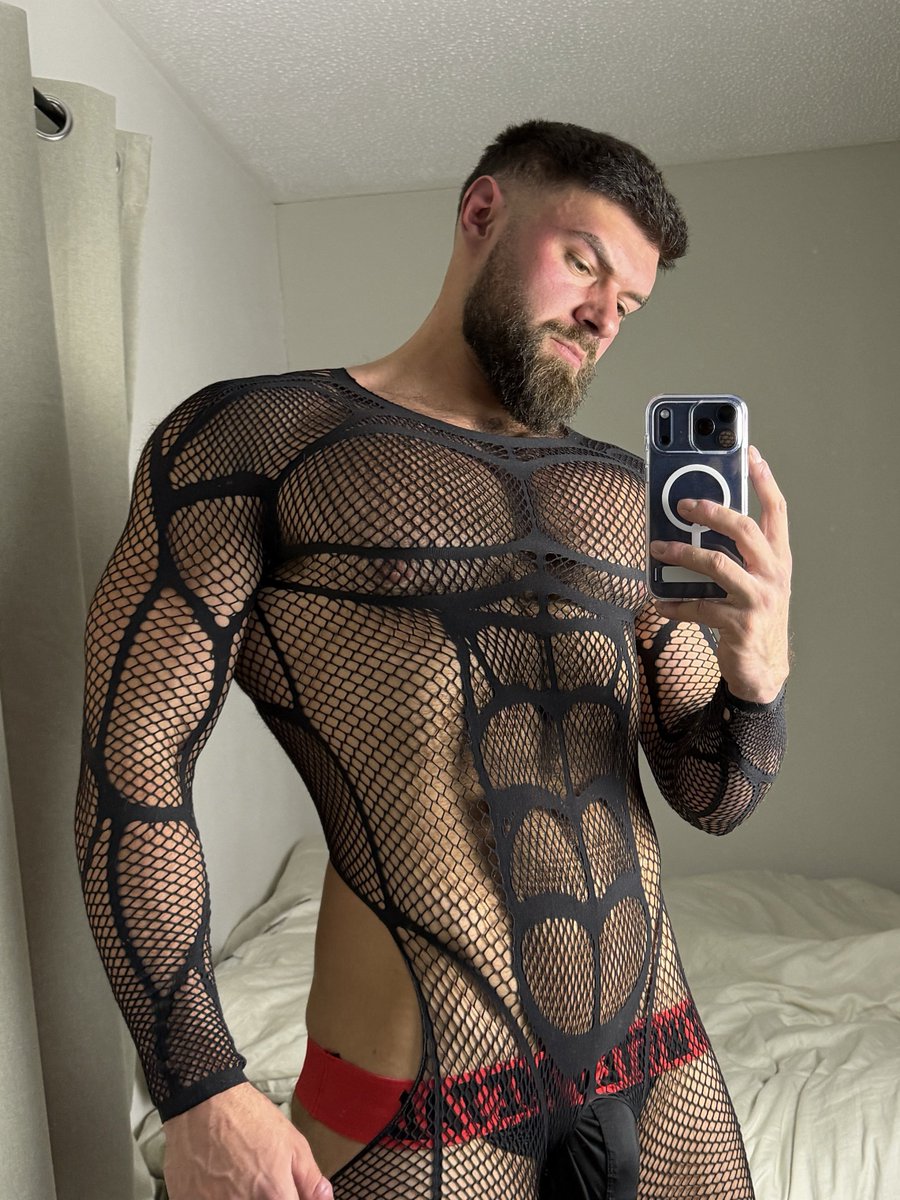 CHRISBSFW tweet media