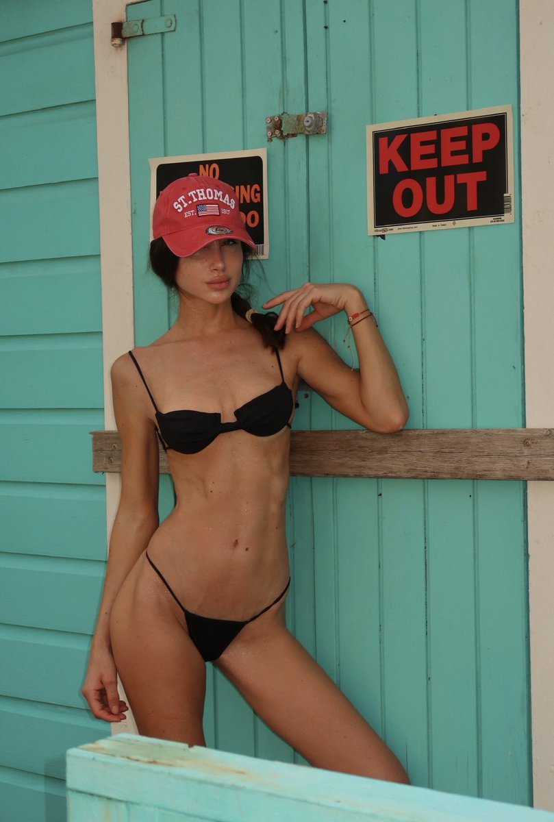 guadaperotti's tweet image. Morning angels #subday #weekend #miami #fitbody