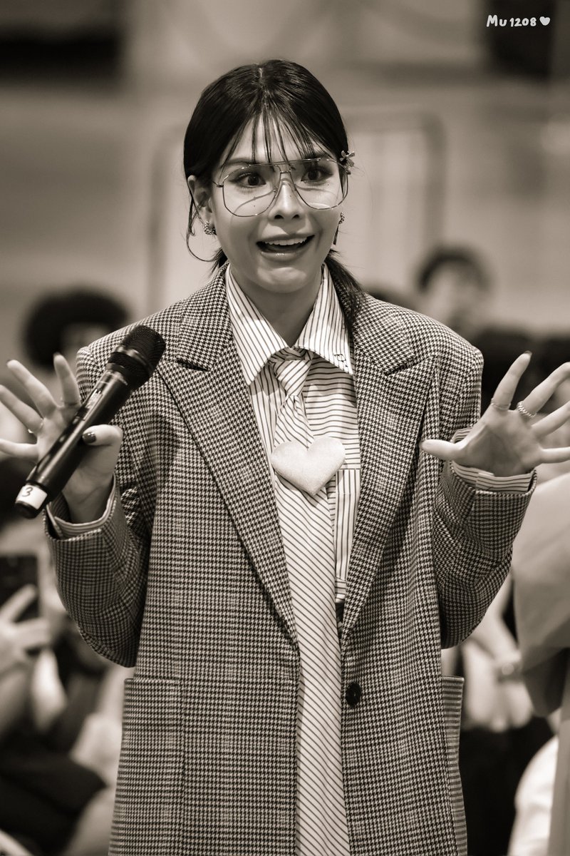 Evelyn Mu tweet media