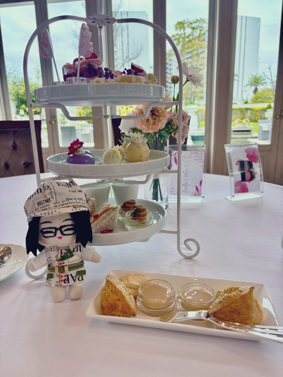 majideoshi's tweet photo. アフヌン！行ってきた！めちゃくちゃおしゃれでゴージャスなアフヌン！！フォロワさんと！！！
ぬいも喜んでおります https://t.co/9EU6Iq24BY